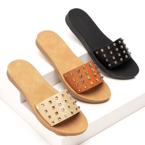Tan Studded Slide Flat Sandals Size 6 - Picture 2 of 2